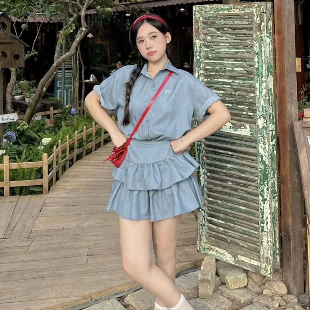 SET ÁO SƠ MI THÊU NƠ NHỎ KÈM CHÂN VÁY 2 TẦNG