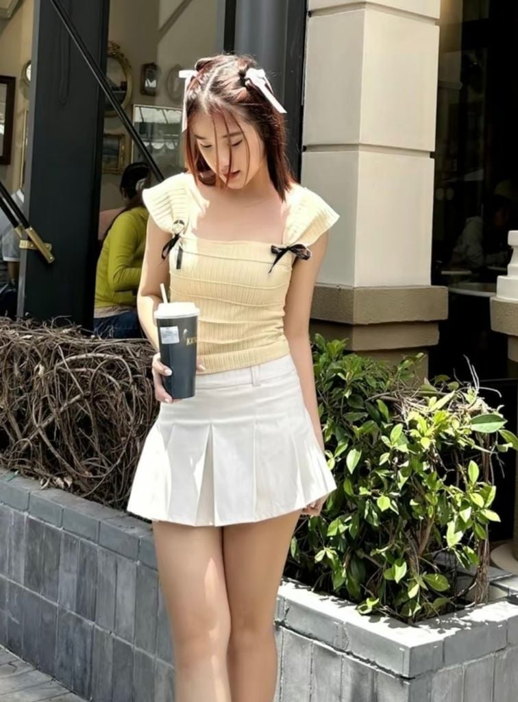 AUDREY TOP - ÁO THUN CROPTOP CỔ VUÔNG CỘT NƠ HAI BÊN NGỰC