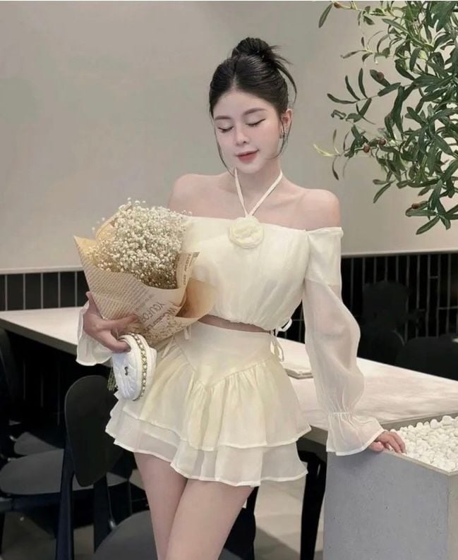SET ÁO BẸT VAI CỘT CỔ HOA NGỰC KÈM CHÂN VÁY XOÈ