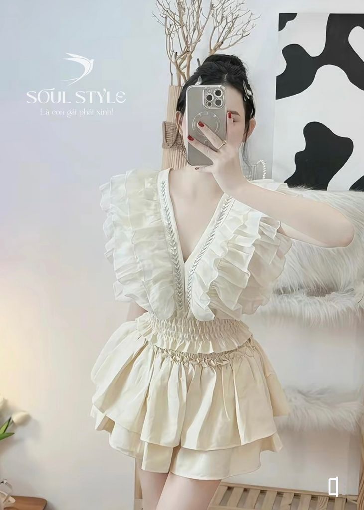 SET VOAN TƠ CỔ V ĐÍNH HOẠ TIẾT BẠC KÈM CHÂN VÁY TẦNG BO CHUN