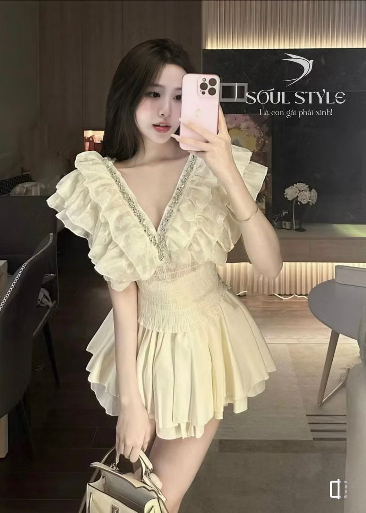 SET VOAN TƠ CỔ V ĐÍNH HOẠ TIẾT BẠC KÈM CHÂN VÁY TẦNG BO CHUN