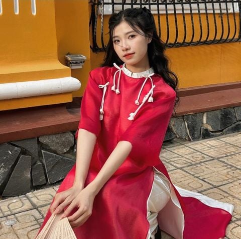 ÁO DÀI CÁCH TÂN ĐỎ NƠ TRẮNG CỔ BÈO