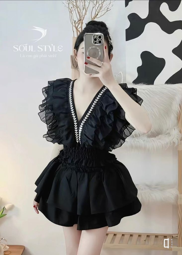 SET VOAN TƠ CỔ V ĐÍNH HOẠ TIẾT BẠC KÈM CHÂN VÁY TẦNG BO CHUN