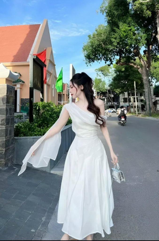 ĐẦM THIẾT KẾ LỆCH TÀ DÀI 1 BÊN SAU LƯNG