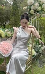 (NT) ĐẦM LỤA SATIN LỆCH VAI KÈM DÂY CỔ NHÚN EO