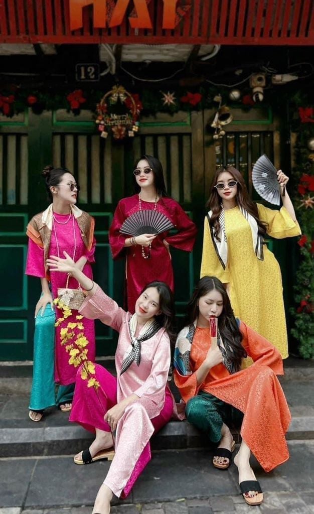 SET ÁO DÀI GẤM KÈM QUẦN LỤA