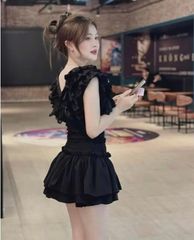 SET ÁO CỔ V ĐÍNH ĐÁ BO EO KÈM CHÂN VÁY XÒE TẦNG