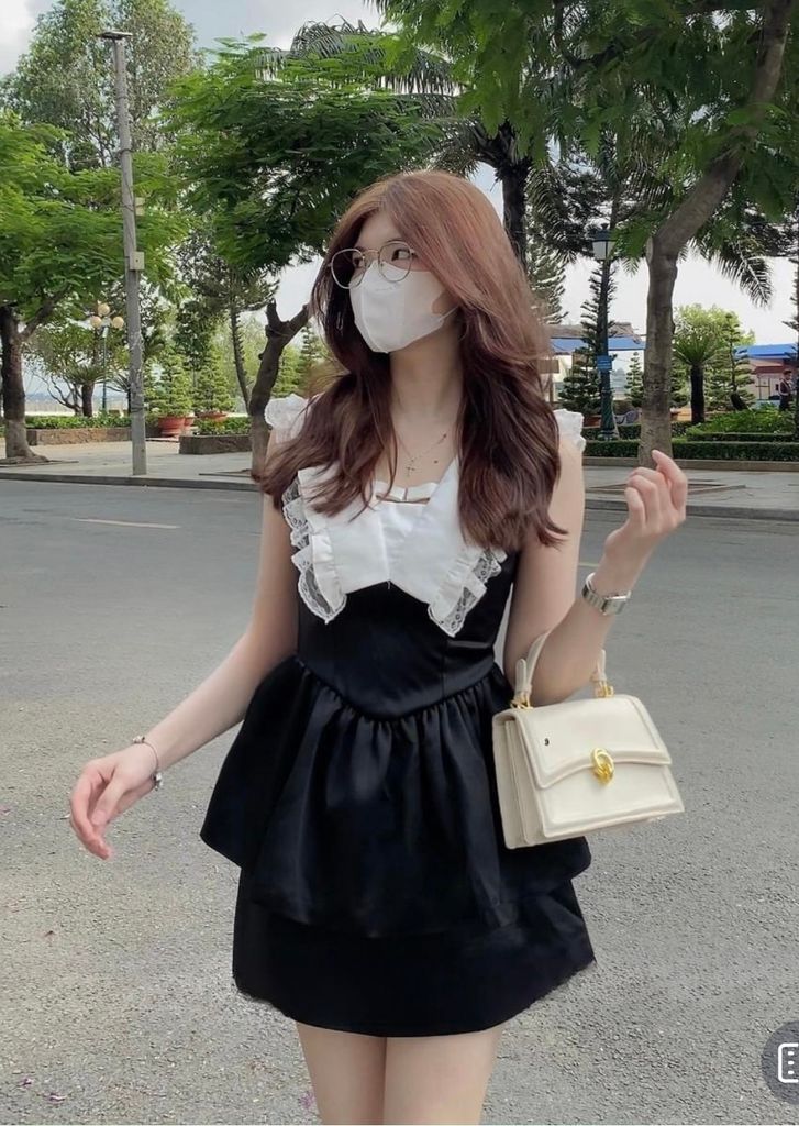 SET ĐẦM XÒE VIỀN CỔ BÈO TRẮNG KÈM CHÂN VÁY