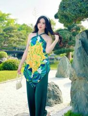 SET ÁO YẾM XOẮN CỔ LỤA BÓNG SATIN HOA VĂN PHỐI QUẦN TRƠN