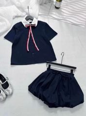 SET XANH DƯƠNG ĐẬM ÁO SƠ MI CỔ SEN TRẮNG PHỐI NỞ SỌC 3 MÀU KÈM QUẦN BÍ