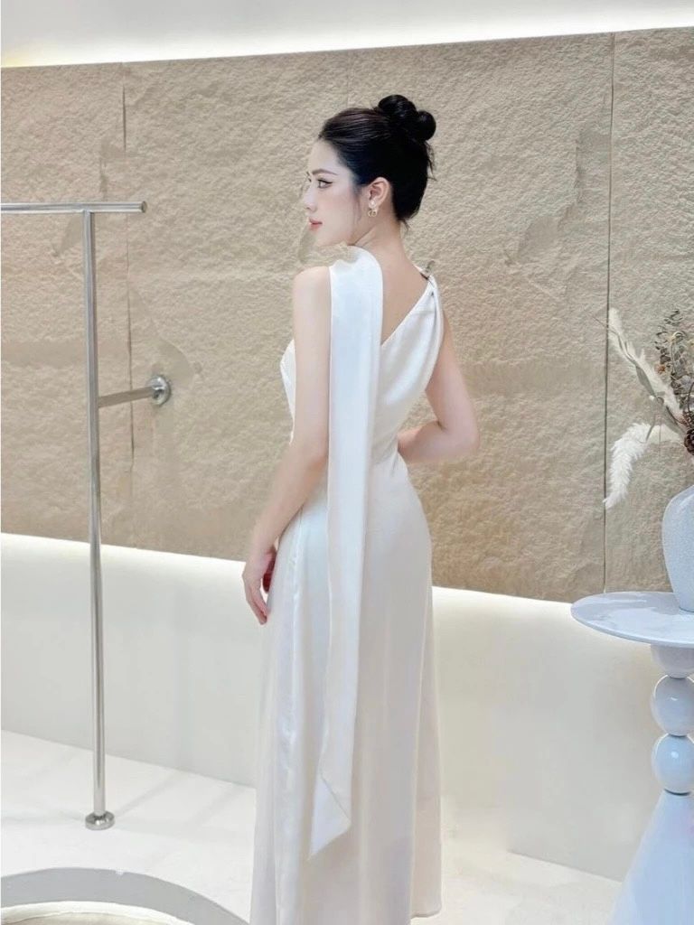 (NT) ĐẦM LỤA SATIN LỆCH VAI KÈM DÂY CỔ NHÚN EO
