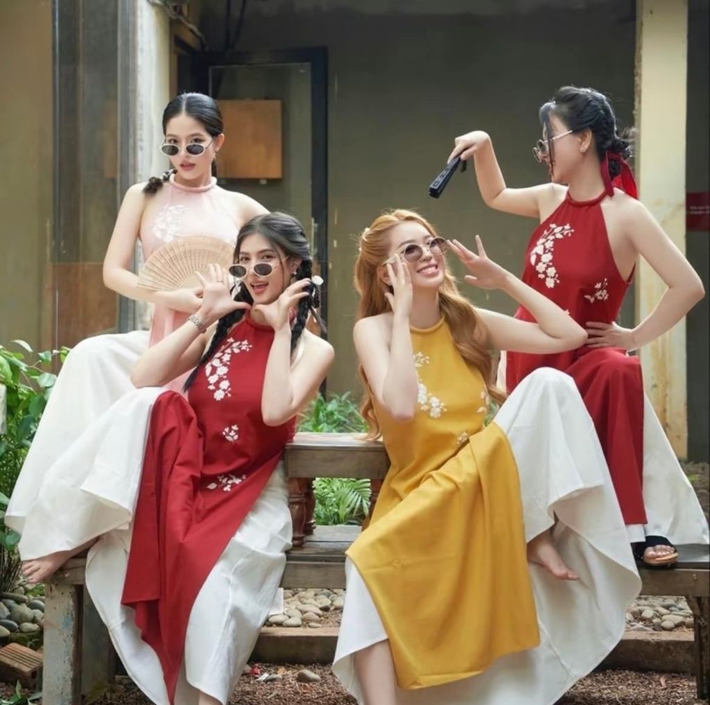 SET ÁO DÀI CÁCH TÂN CỔ YẾM KÈM QUẦN ỐNG RỘNG CỰC ĐẸP