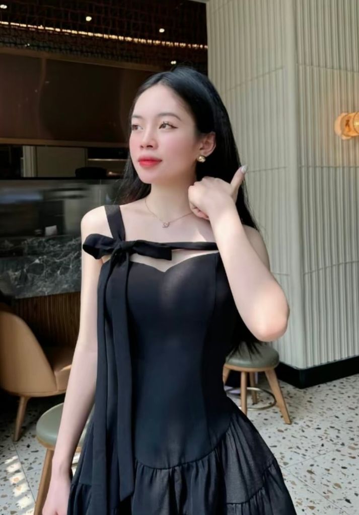 ĐẦM XÒE HAI DÂY BUỘC NƠ 1 BÊN KENVI DRESS