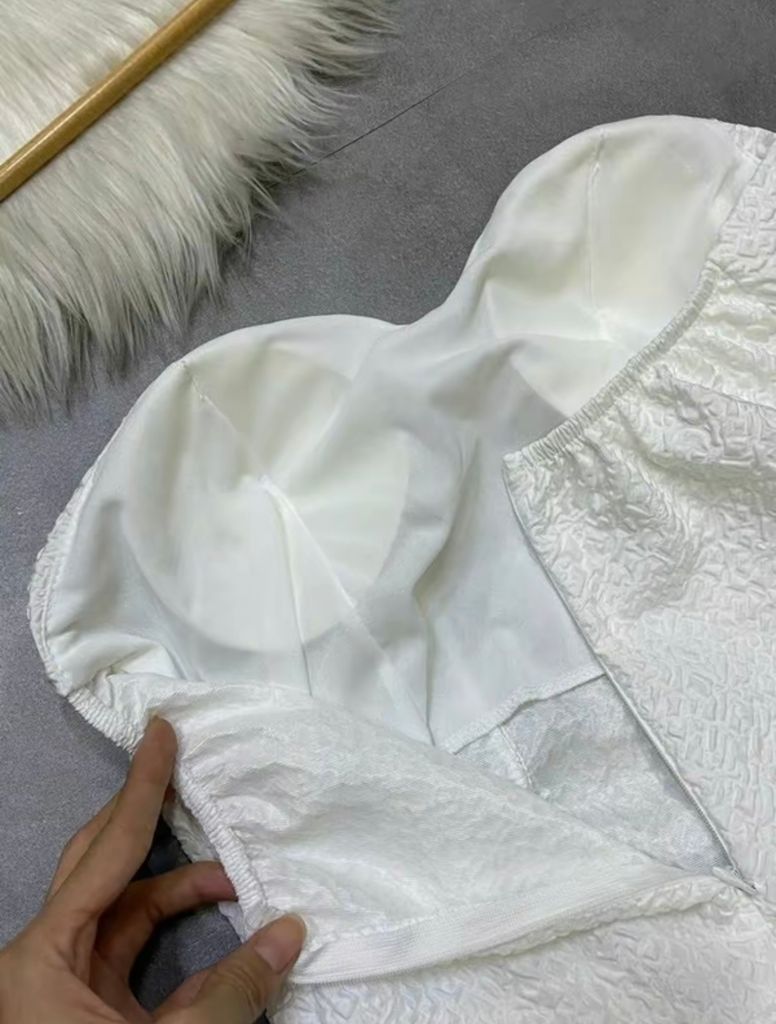 ĐẦM BÍ CÚP NGỰC ĐAN DÂY