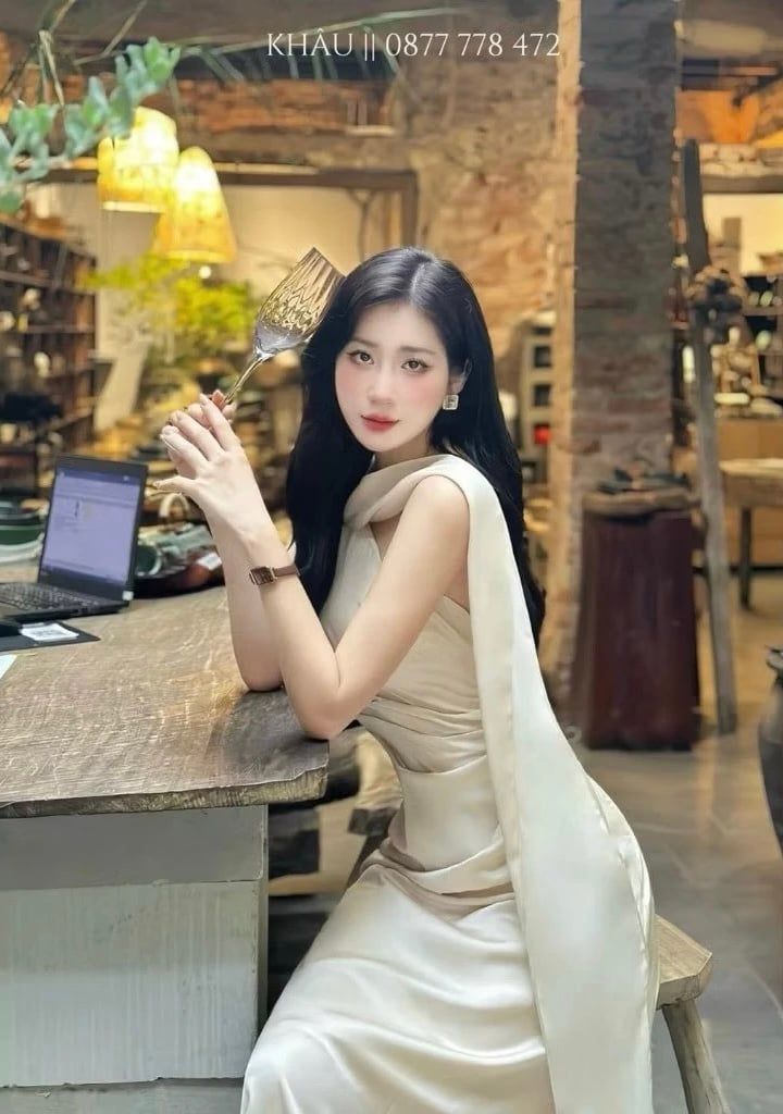 (NT) ĐẦM LỤA SATIN LỆCH VAI KÈM DÂY CỔ NHÚN EO