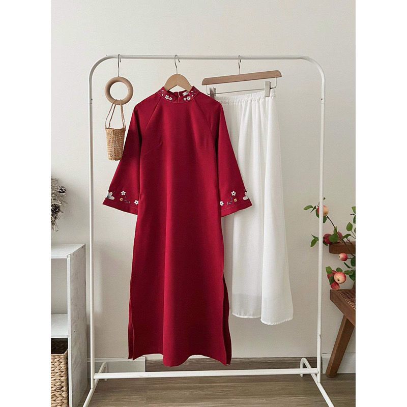 SET ÁO DÀI NHUNG THÊU HOA CỔ VÀ TAY KÈM CHÂN VÁY VOAN TƠ