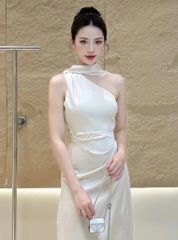 (NT) ĐẦM LỤA SATIN LỆCH VAI KÈM DÂY CỔ NHÚN EO