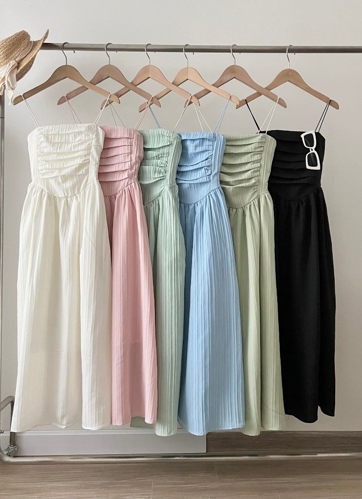 ĐẦM CÚP NGỰC XẾP LY 2 DÂY LOU DRESS