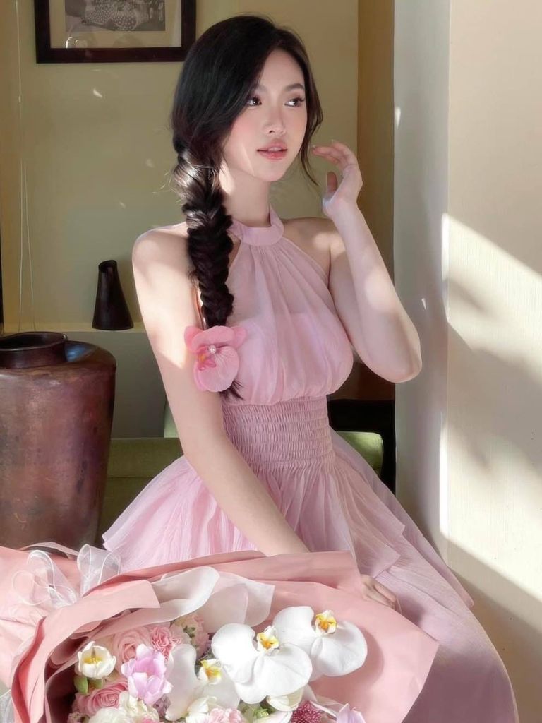 SET VOAN TƠ HỒNG ÁO CỔ YẾM BO CHUN EO KÈM CHÂN VÁY DÀI