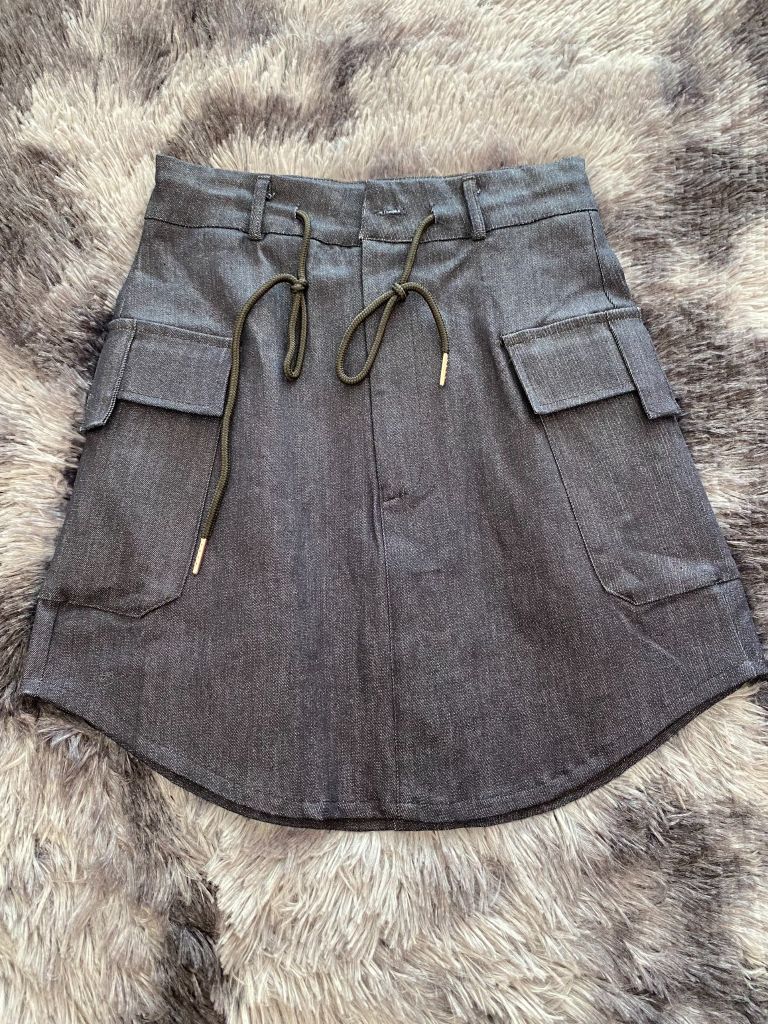 CHÂN VÁY JEAN NGẮN VẠT BẦU TÚI HỘP