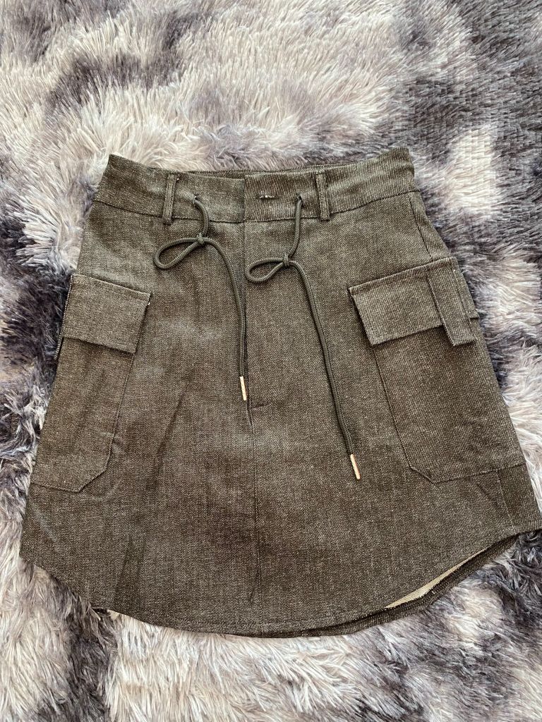 CHÂN VÁY JEAN NGẮN VẠT BẦU TÚI HỘP