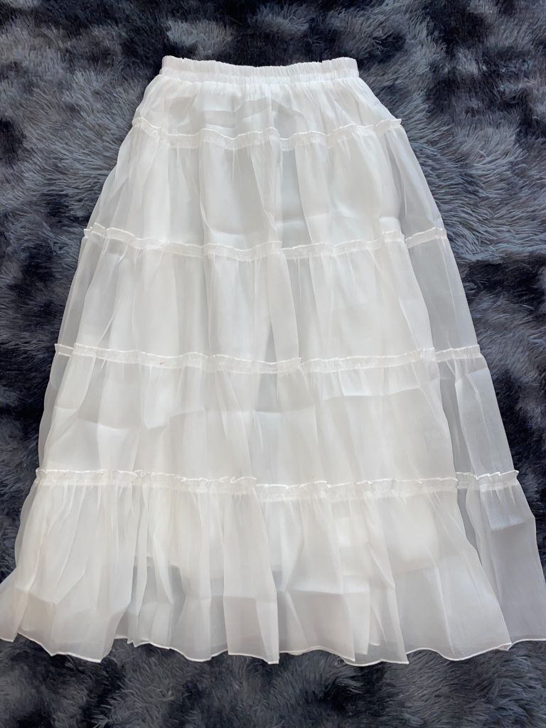 CHÂN VÁY TẦNG XÒE DÁNG DÀI TƠ ÓNG ÁNH