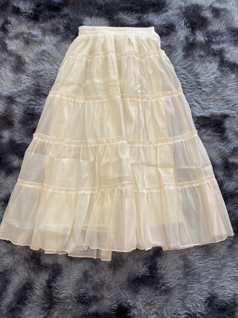 CHÂN VÁY TẦNG XÒE DÁNG DÀI TƠ ÓNG ÁNH