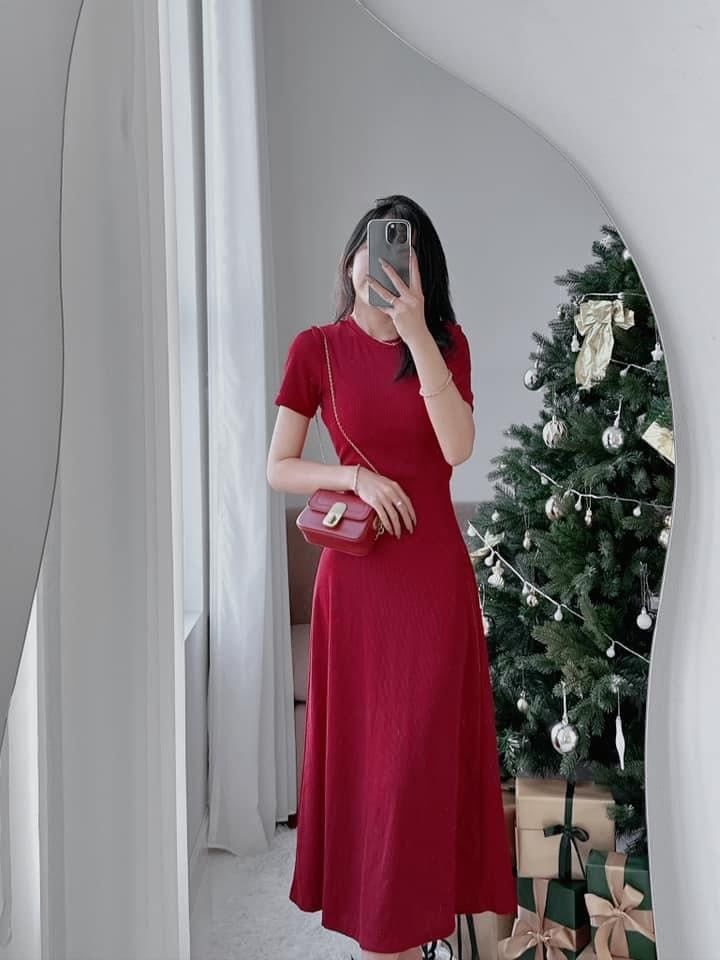 ĐẦM THUN GÂN ĐỎ DÁNG DÀI KHOÉT EO LƯNG