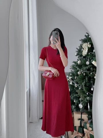 ĐẦM THUN GÂN ĐỎ DÁNG DÀI KHOÉT EO LƯNG
