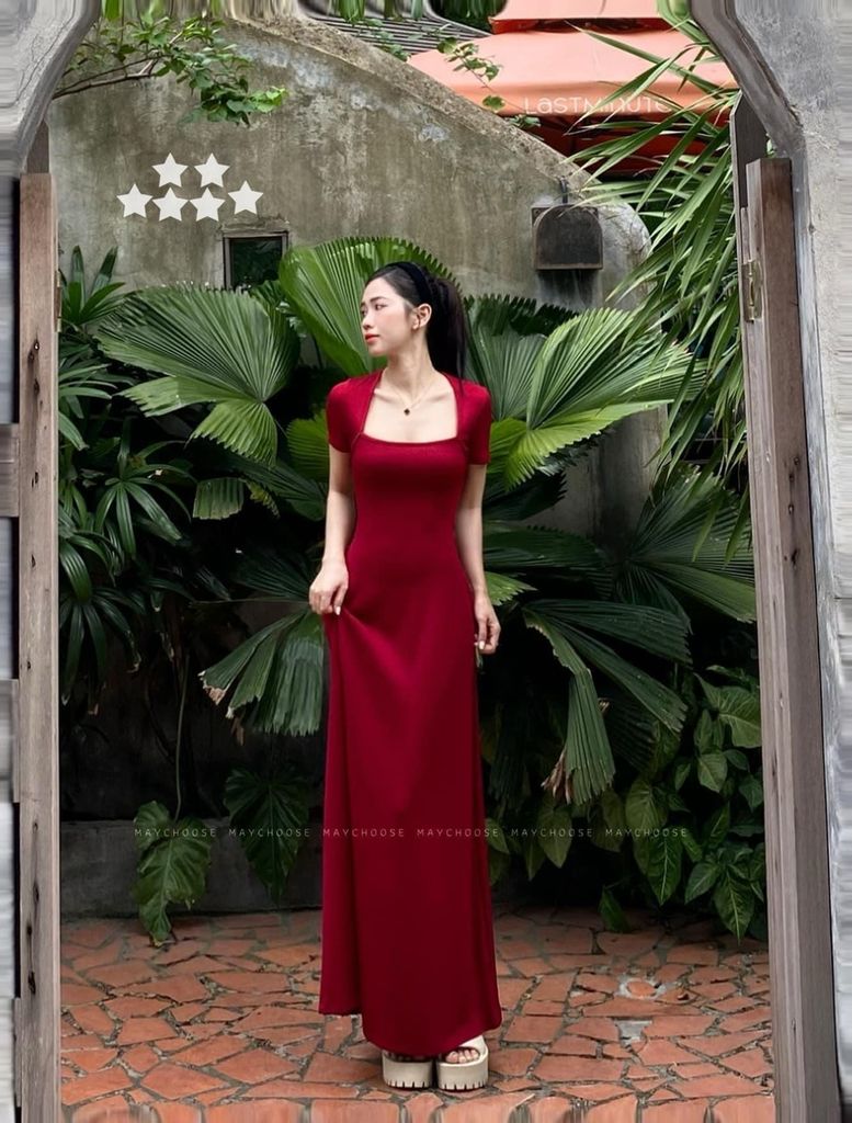 ĐẦM THUN GÂN ĐỎ SUÔNG DÀI CỔ U TAY DÀI