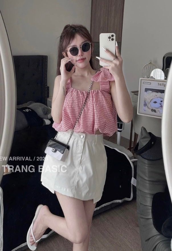 SET ÁO DÂY NƠ LỆCH CARO HỒNG KÈM CHÂN VÁY TRẮNG