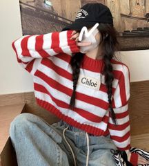 ÁO LEN SỌC TRẮNG ĐỎ CHỮ CHLOE