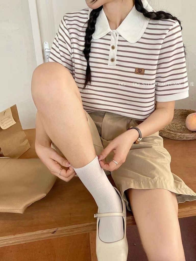 ÁO THUN POLO SỌC KEM PHỐI MÀU CÓ CỔ ĐÍNH CHỮ TIM
