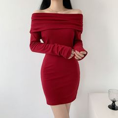 ĐẦM THUN ĐỎ BẸT VAI NGẮN TAY DÀI
