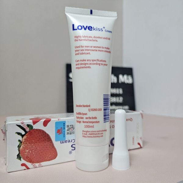  Gel bôi trơn hương dâu Love Kiss 100ml chính hãng giá rẻ 