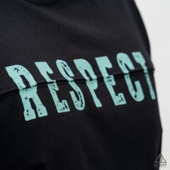 Áo thun in ngực Respect