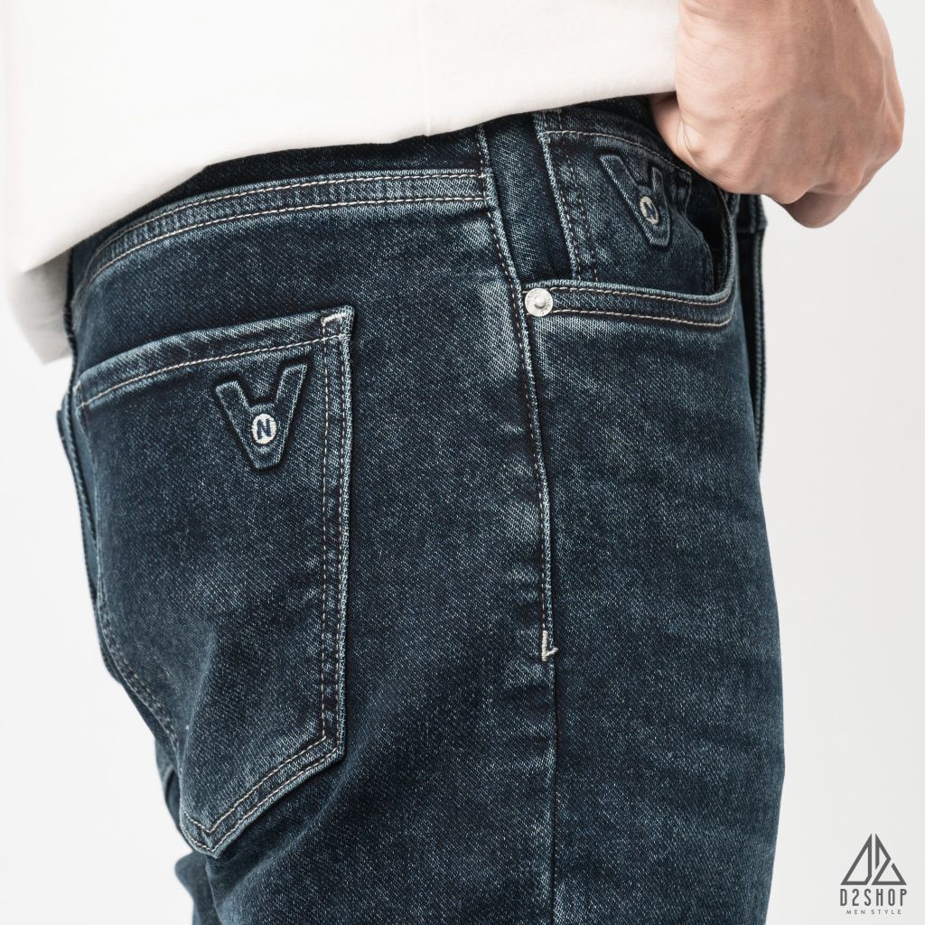 Quần jean xanh đậm dập túi nổi V