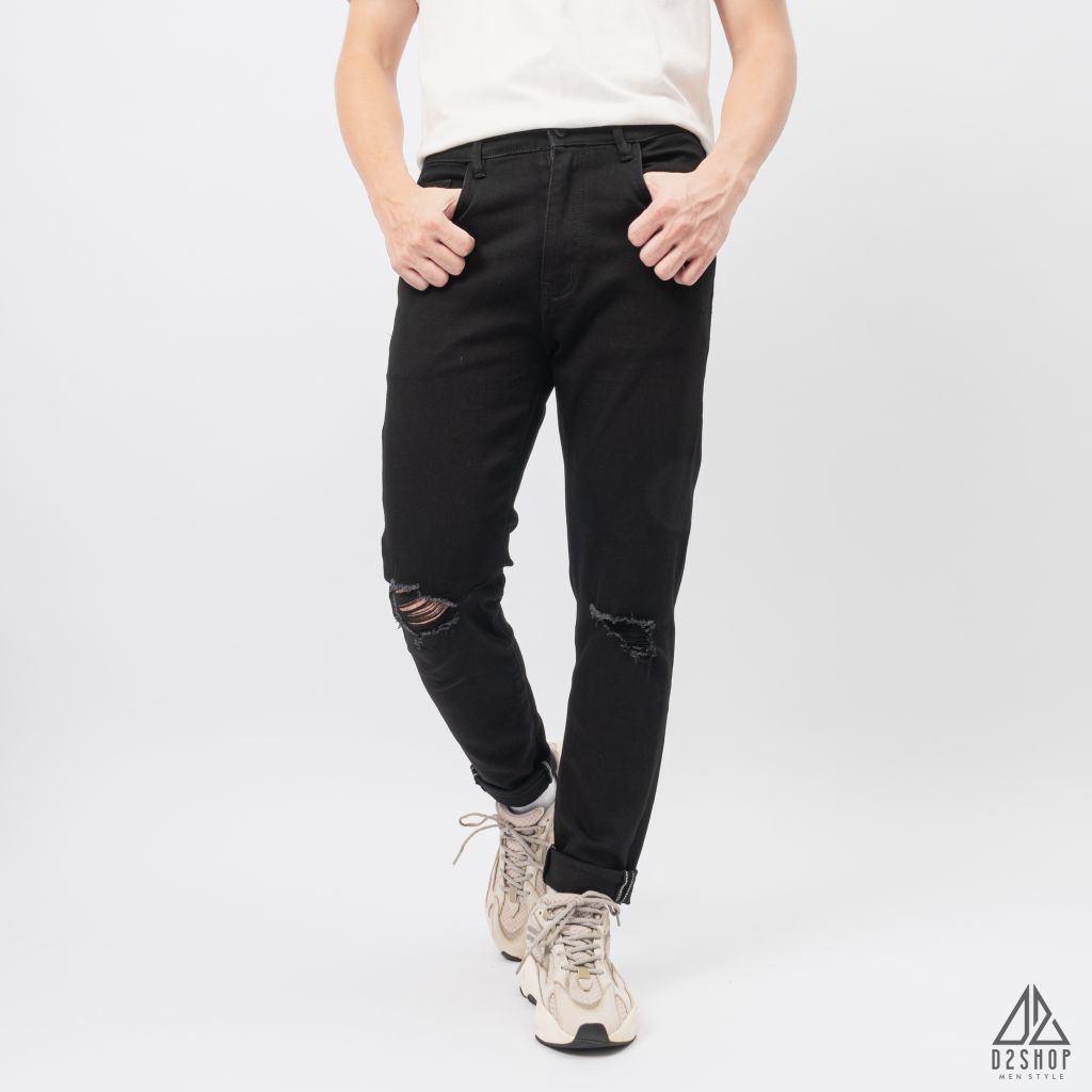 Quần jean đen rách gối thêu túi