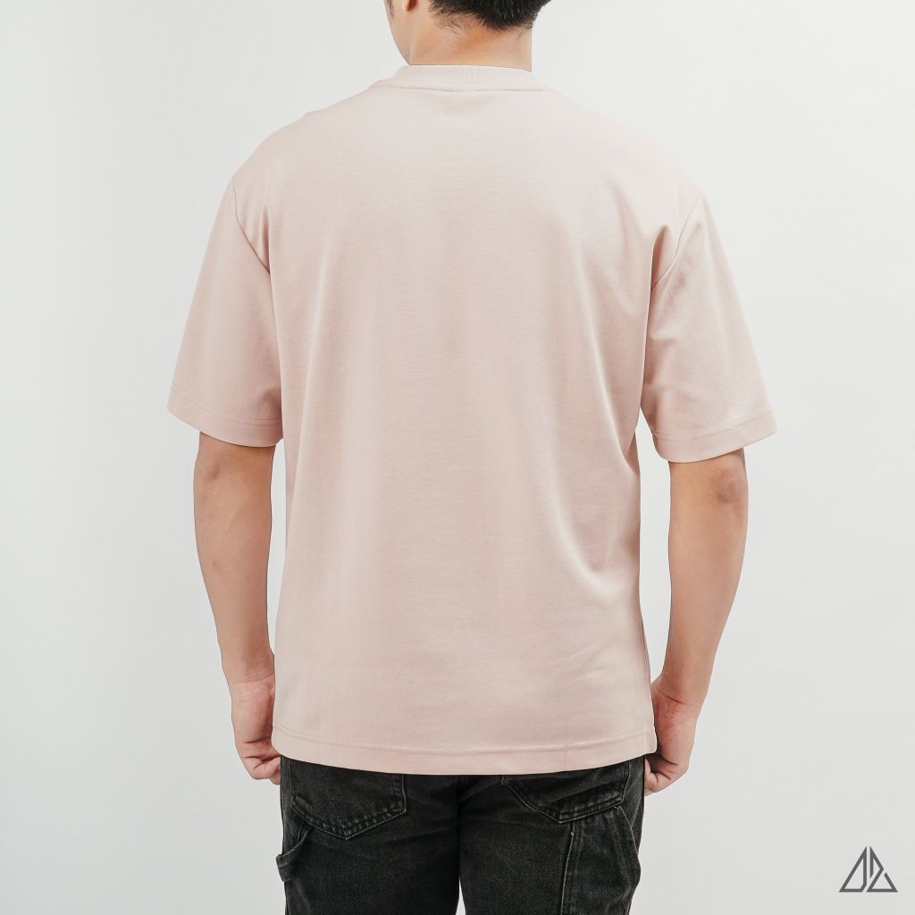 Áo thun cổ tròn may ráp