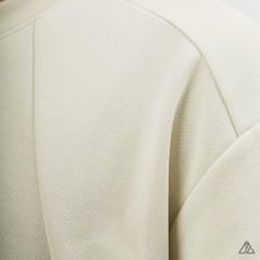 Áo thun cổ tròn may ráp