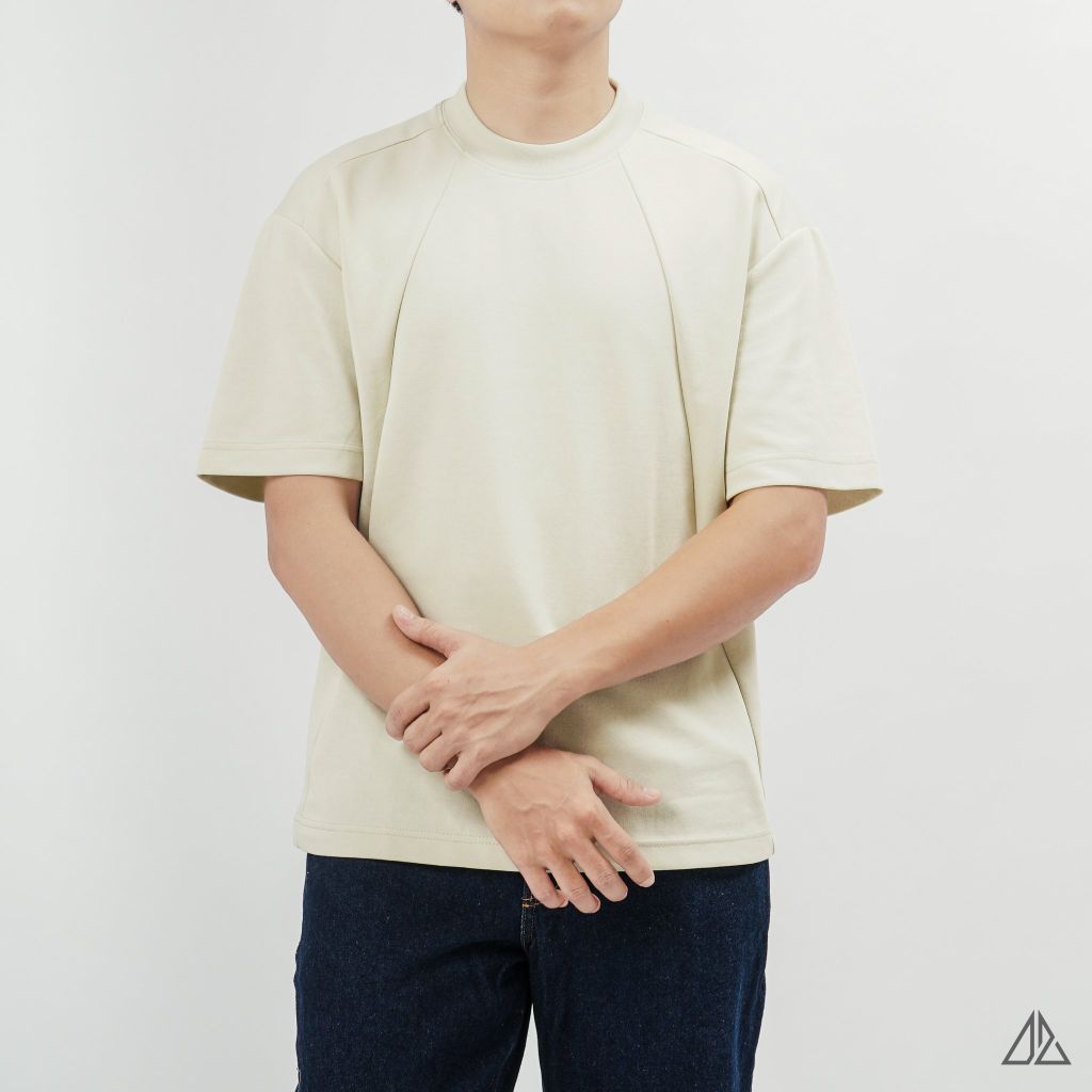 Áo thun cổ tròn may ráp