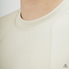 Áo thun cổ tròn may ráp