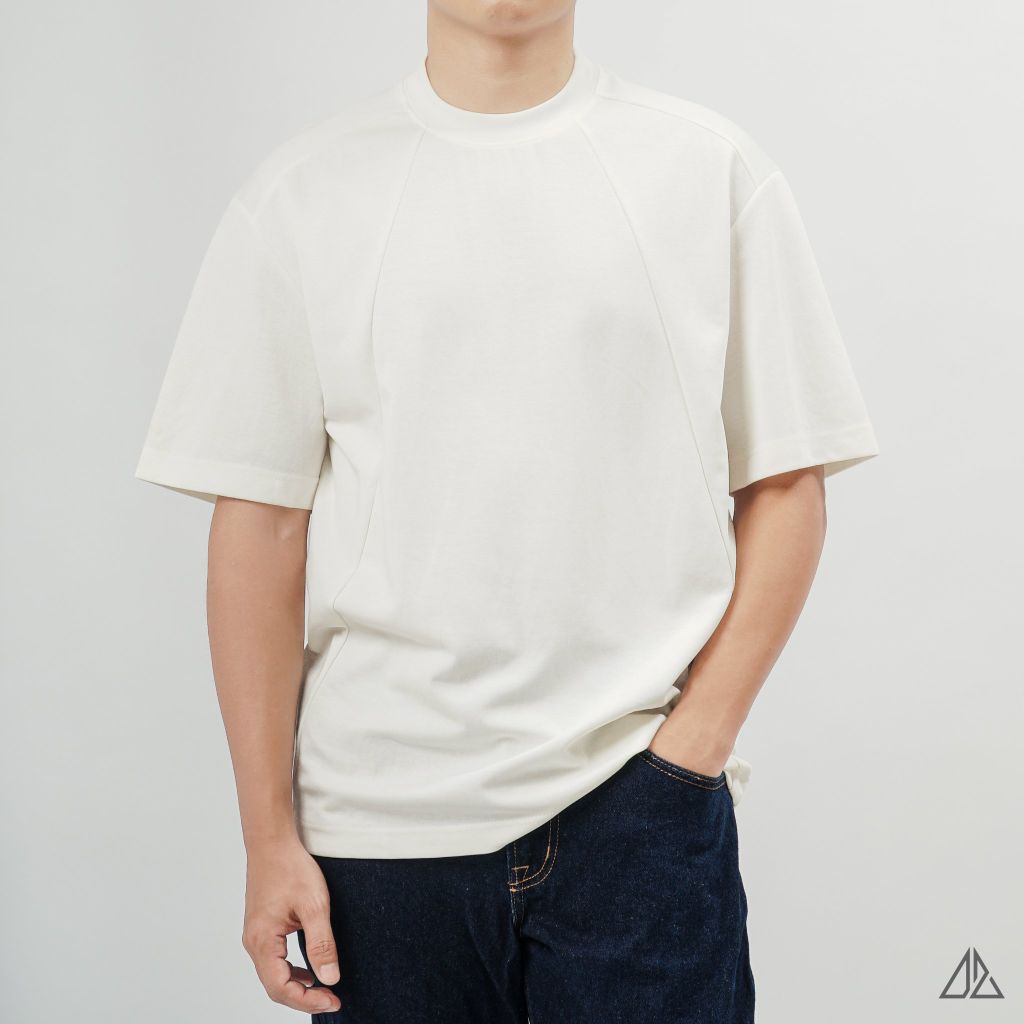 Áo thun cổ tròn may ráp