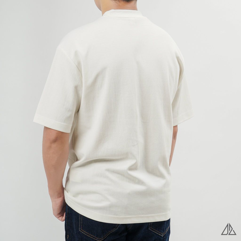 Áo thun cổ tròn may ráp