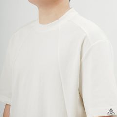 Áo thun cổ tròn may ráp