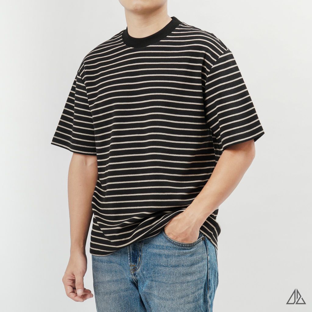 Áo thun cổ tròn sọc ngang