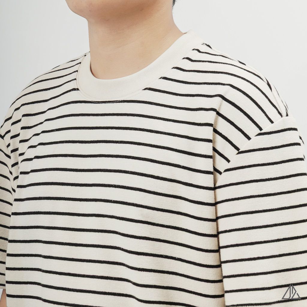 Áo thun cổ tròn sọc ngang