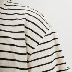 Áo thun cổ tròn sọc ngang