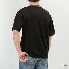 Áo thun cổ tròn phối viền cổ túi mổ