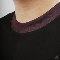 Áo thun cổ tròn phối viền cổ túi mổ